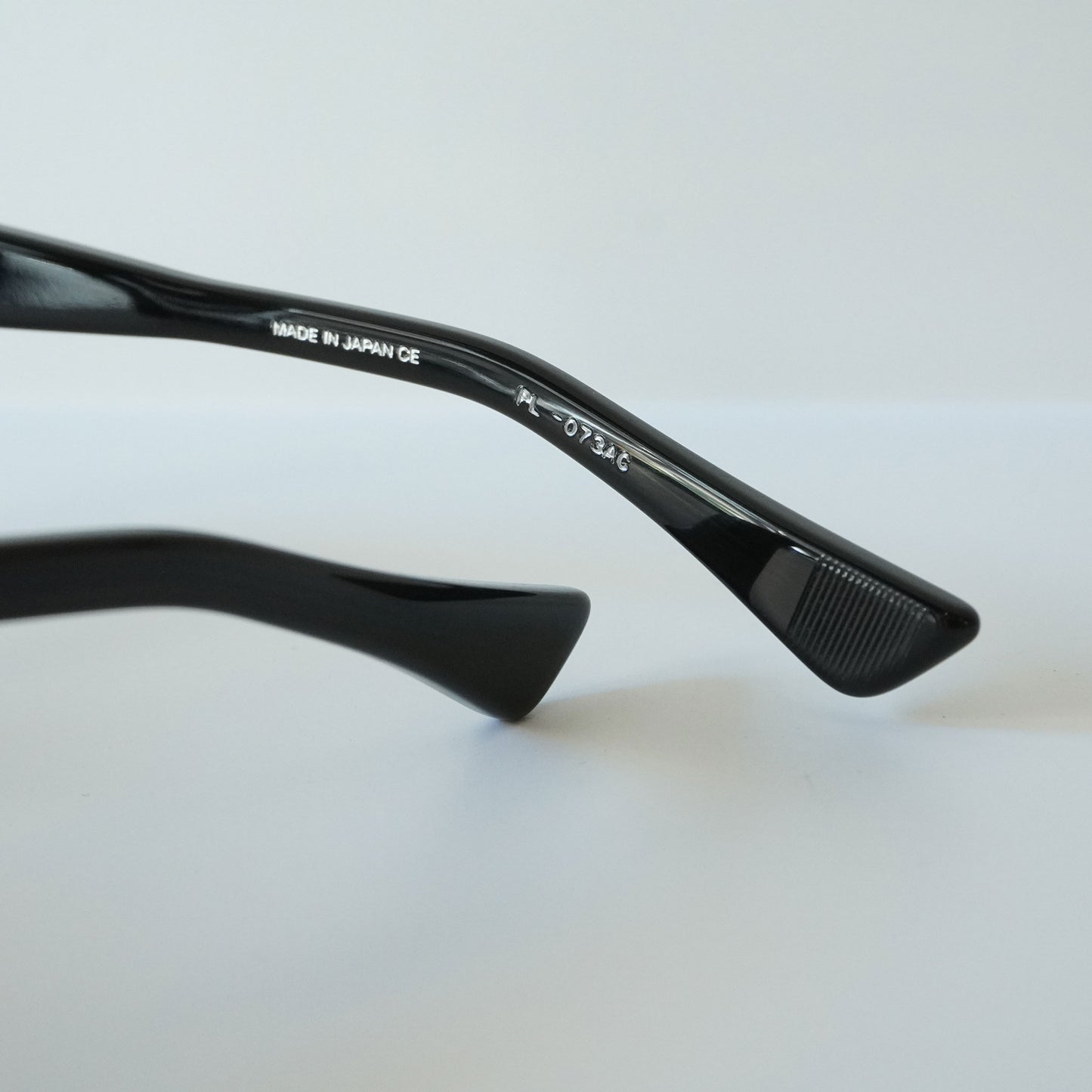 TRINITY SUN (BLACK)