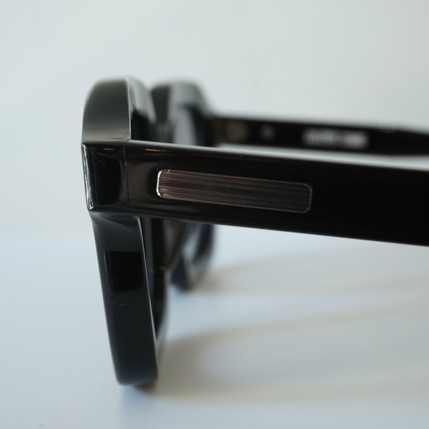 TRINITY SUN (BLACK)