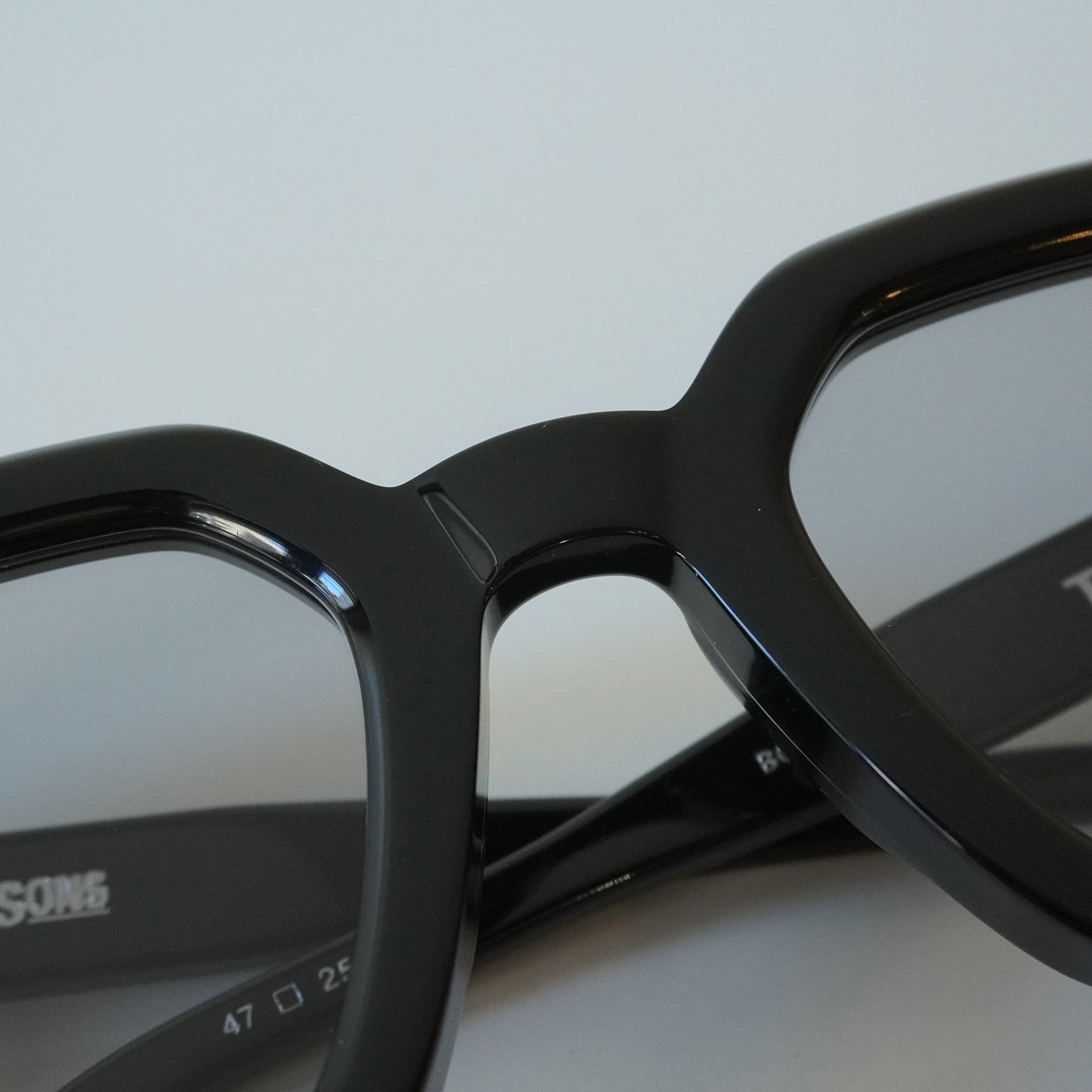 TRINITY SUN (BLACK)