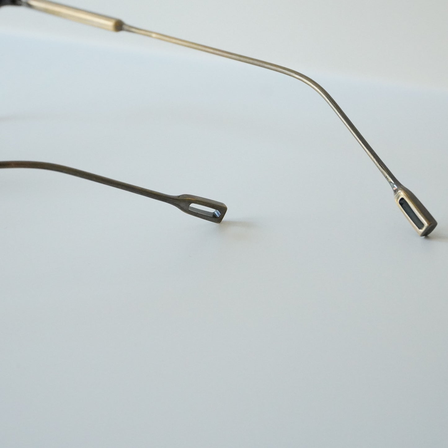 YEAGER (ANTIQUE GOLD)