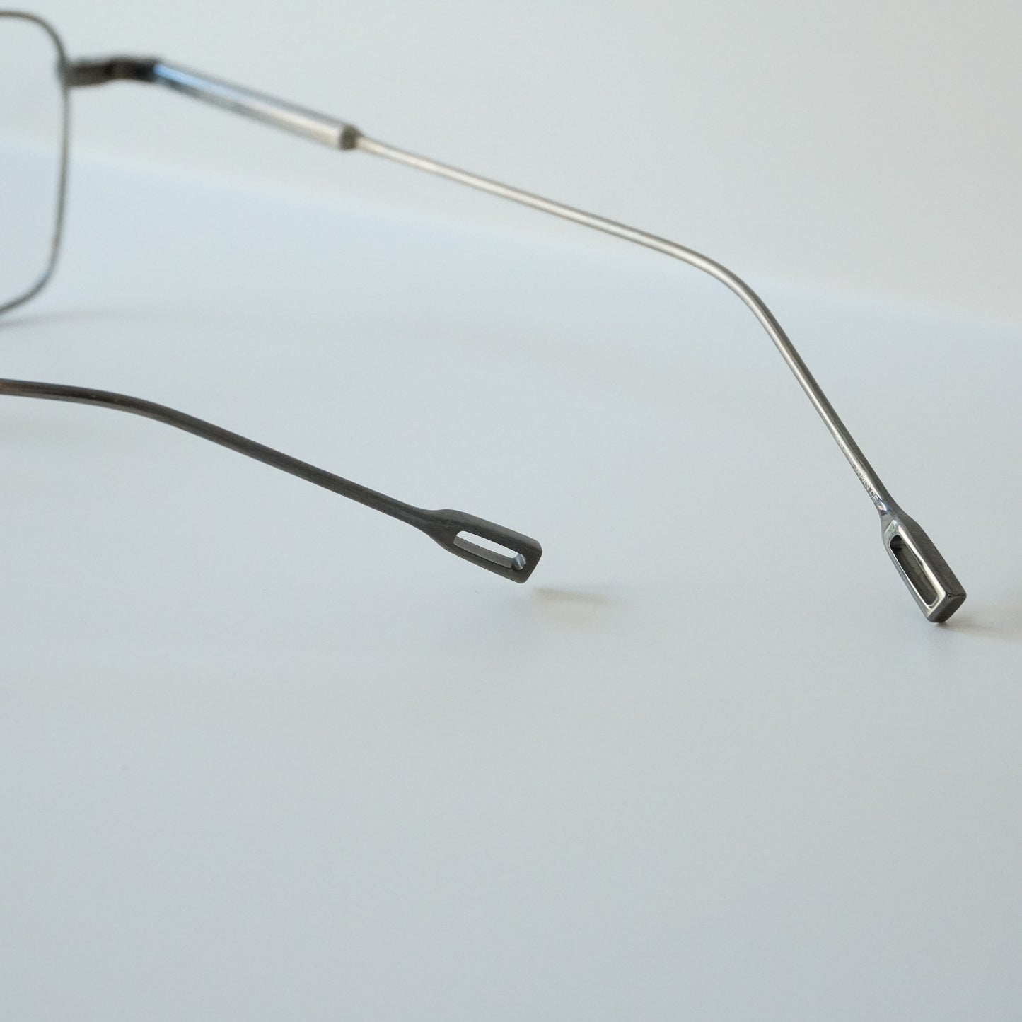 YEAGER (Antique Silver)