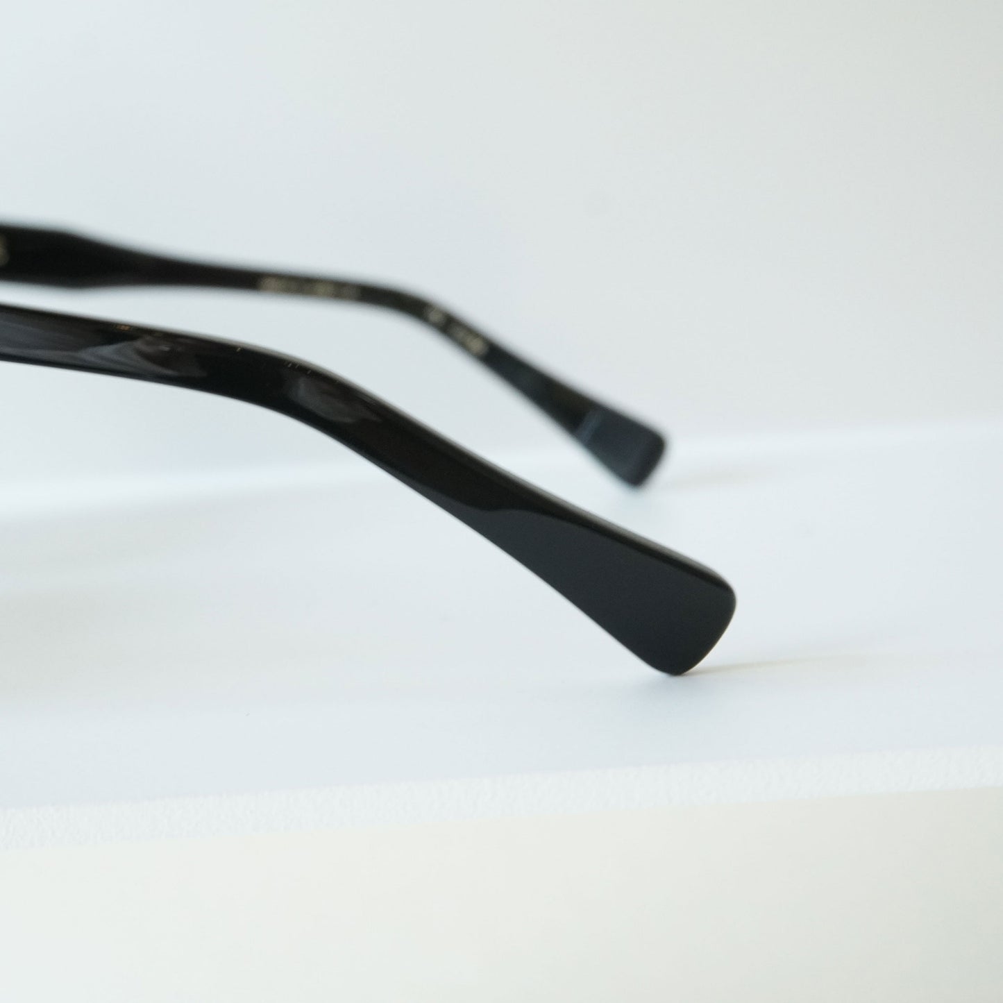 VARDA (BLACK)