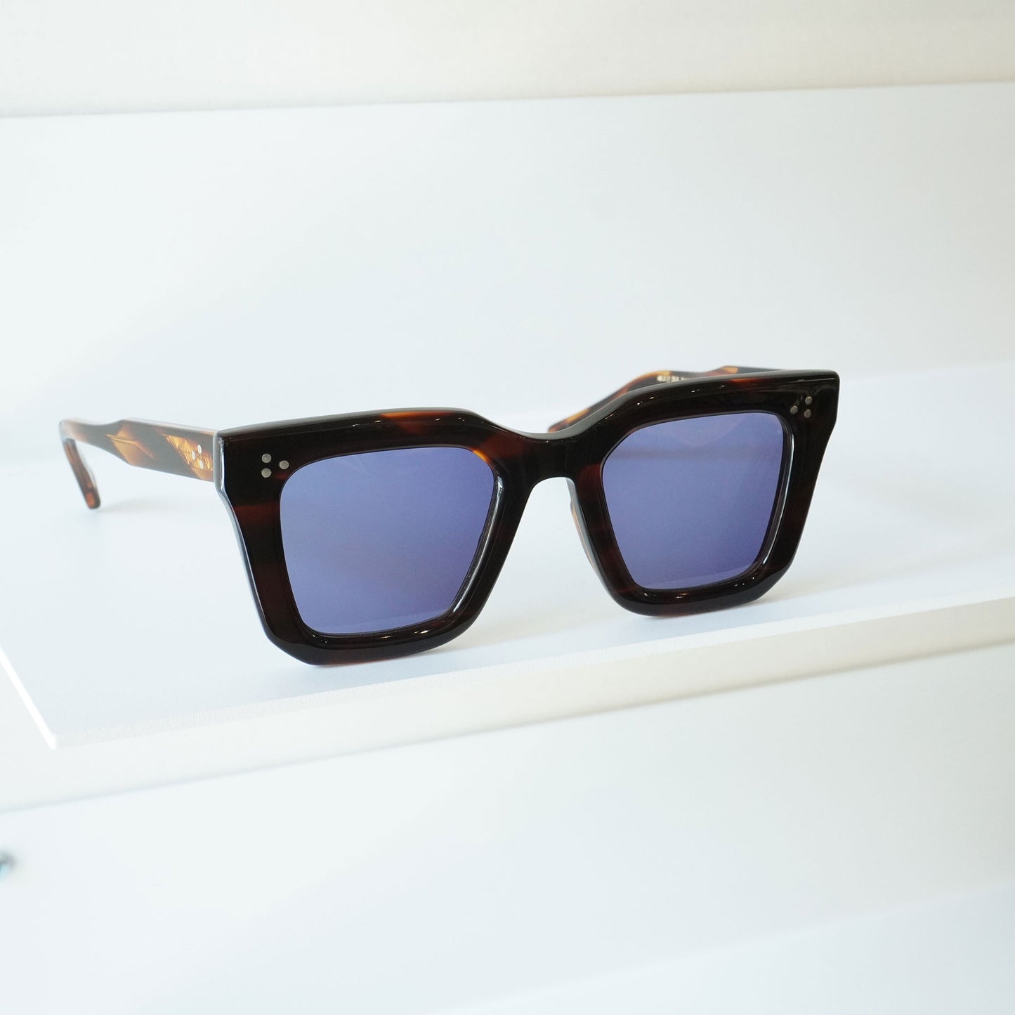 VARDA (Deep Brown)
