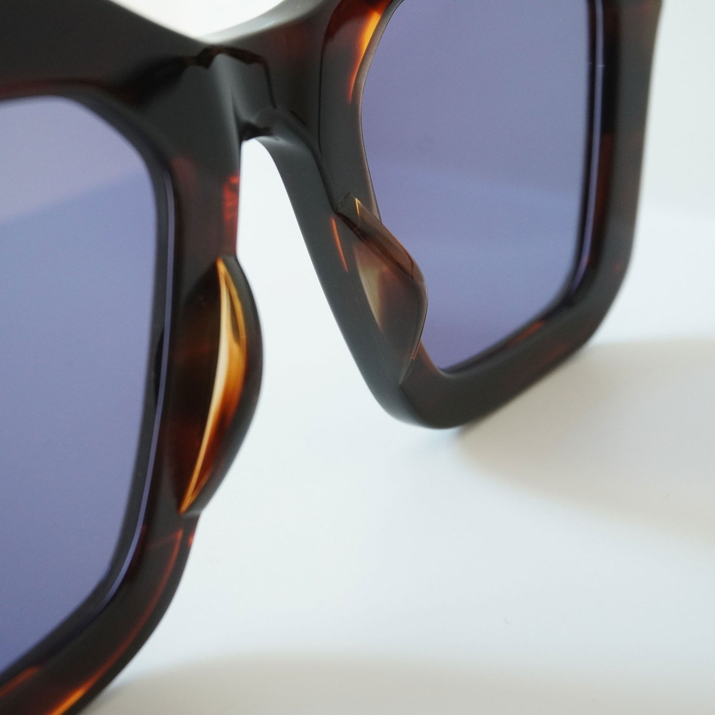 VARDA (Deep Brown)