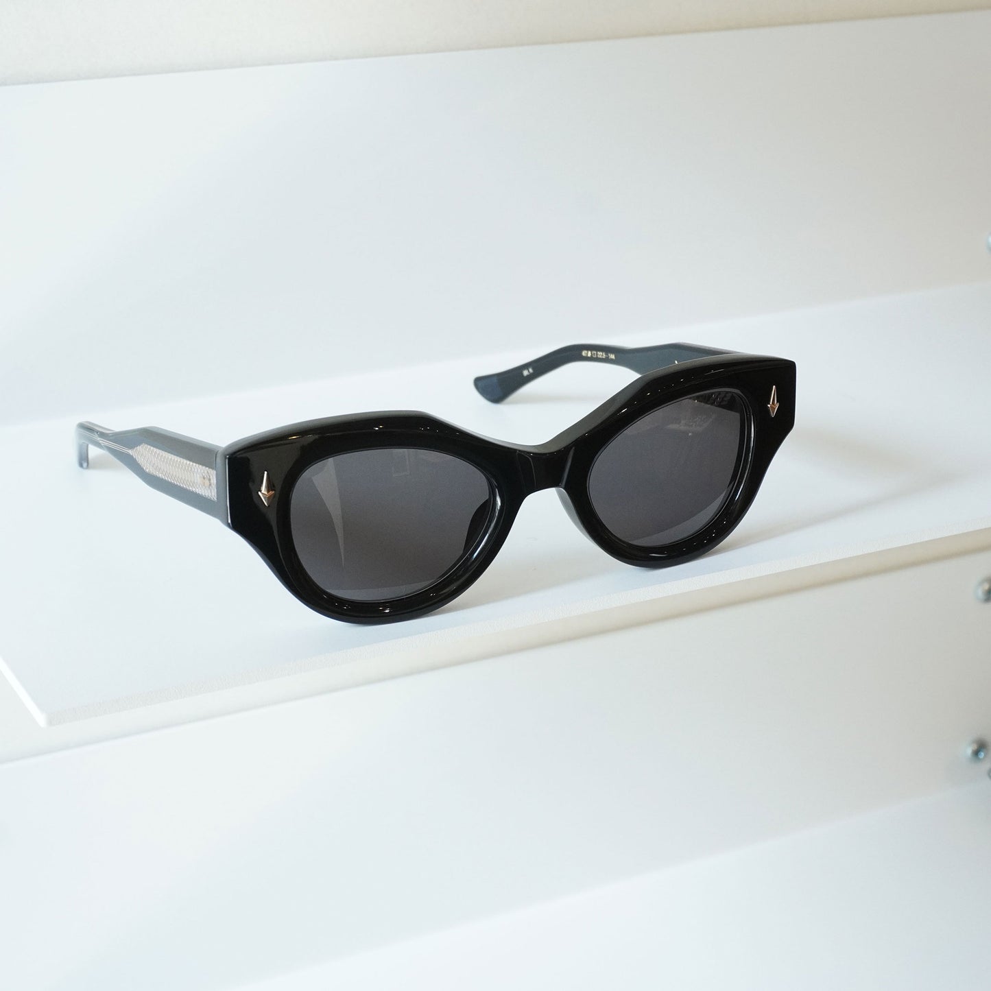 VOYANTE (Black)