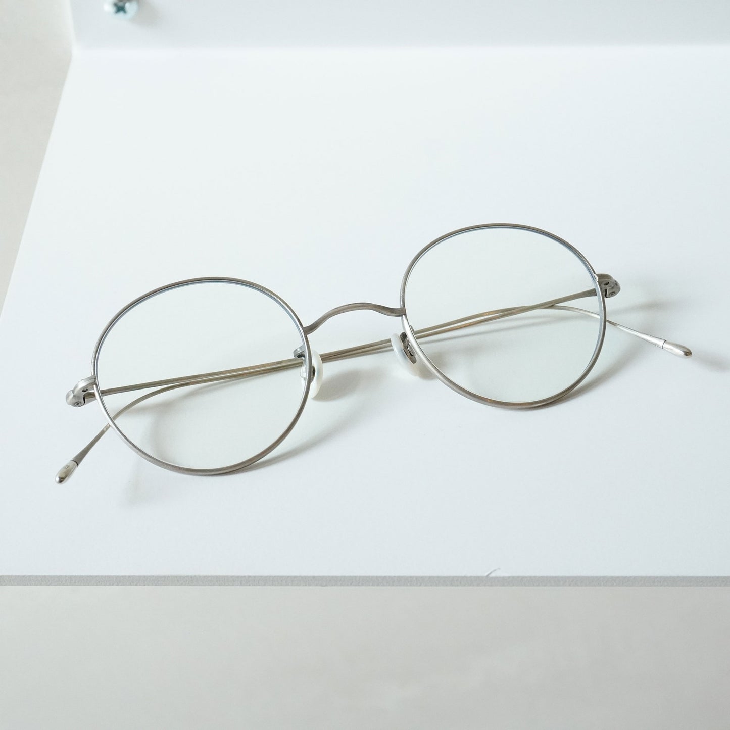 NO.5 A 46 (21S - SILVER SMOKED)