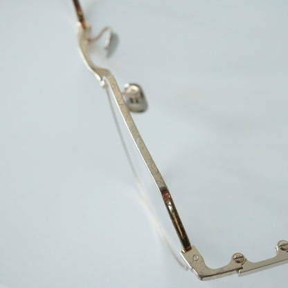 1010 48 (819 - VINTAGE SILVER)
