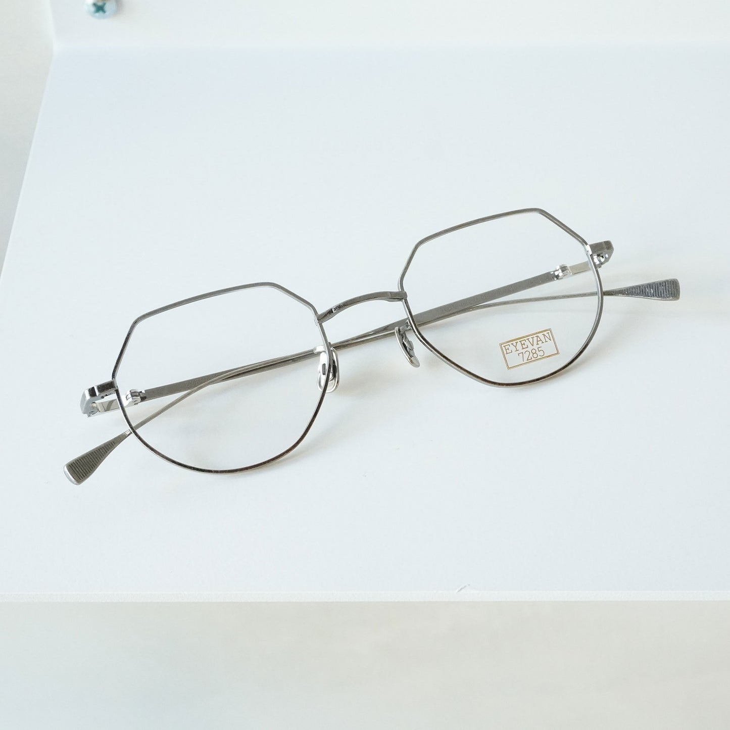 1010 48 (820 - VINTAGE BLACK)