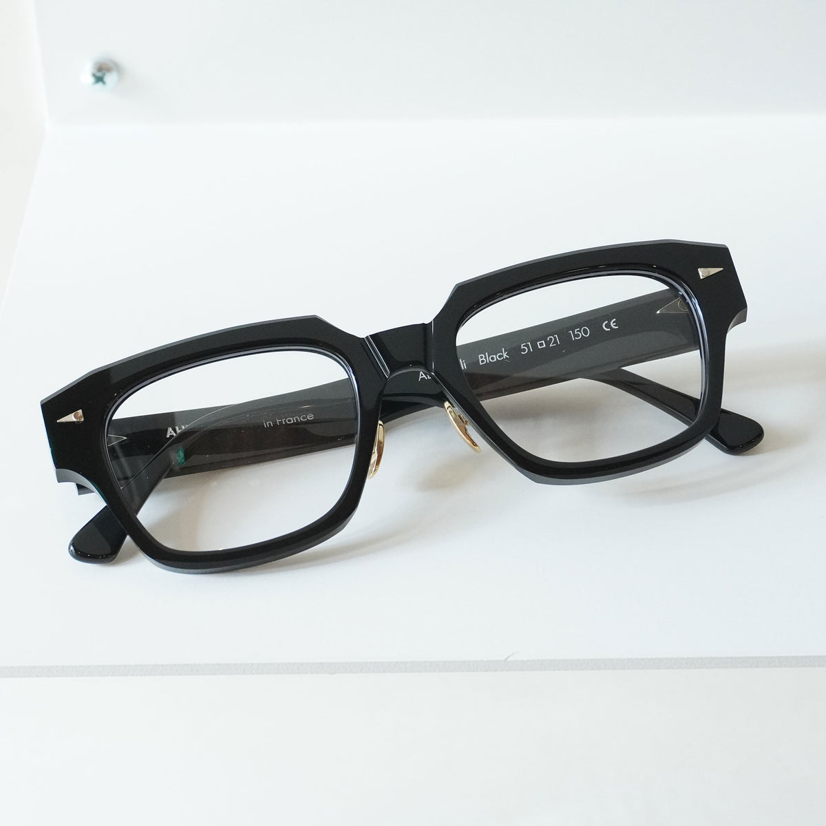 RIVOLI WITH PAD (BLACK)