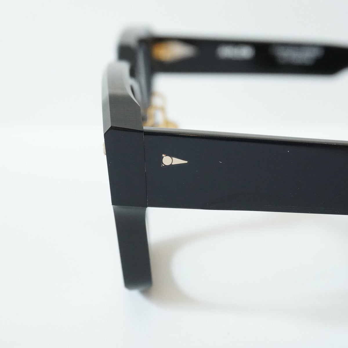 RIVOLI WITH PAD (BLACK)