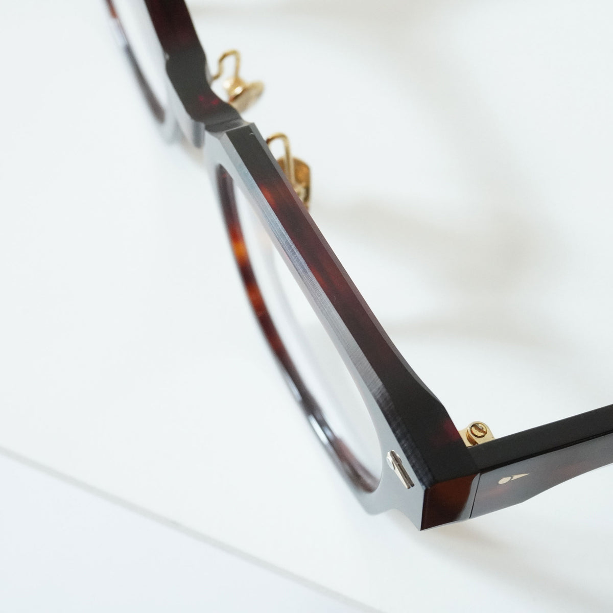 RIVOLI WITH PAD (LIGHT TURTLE)
