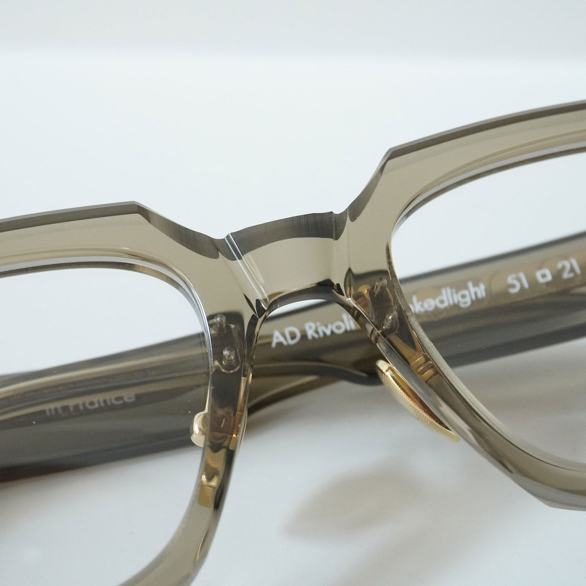 RIVOLI WITH PAD (SMOKEDLIGHT)