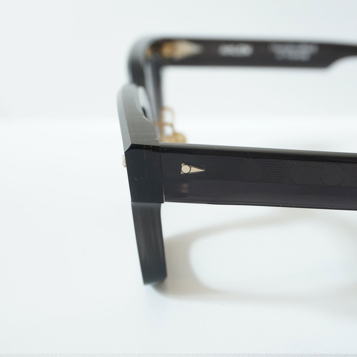 BOETIE WITH PAD (DARKLIGHT)