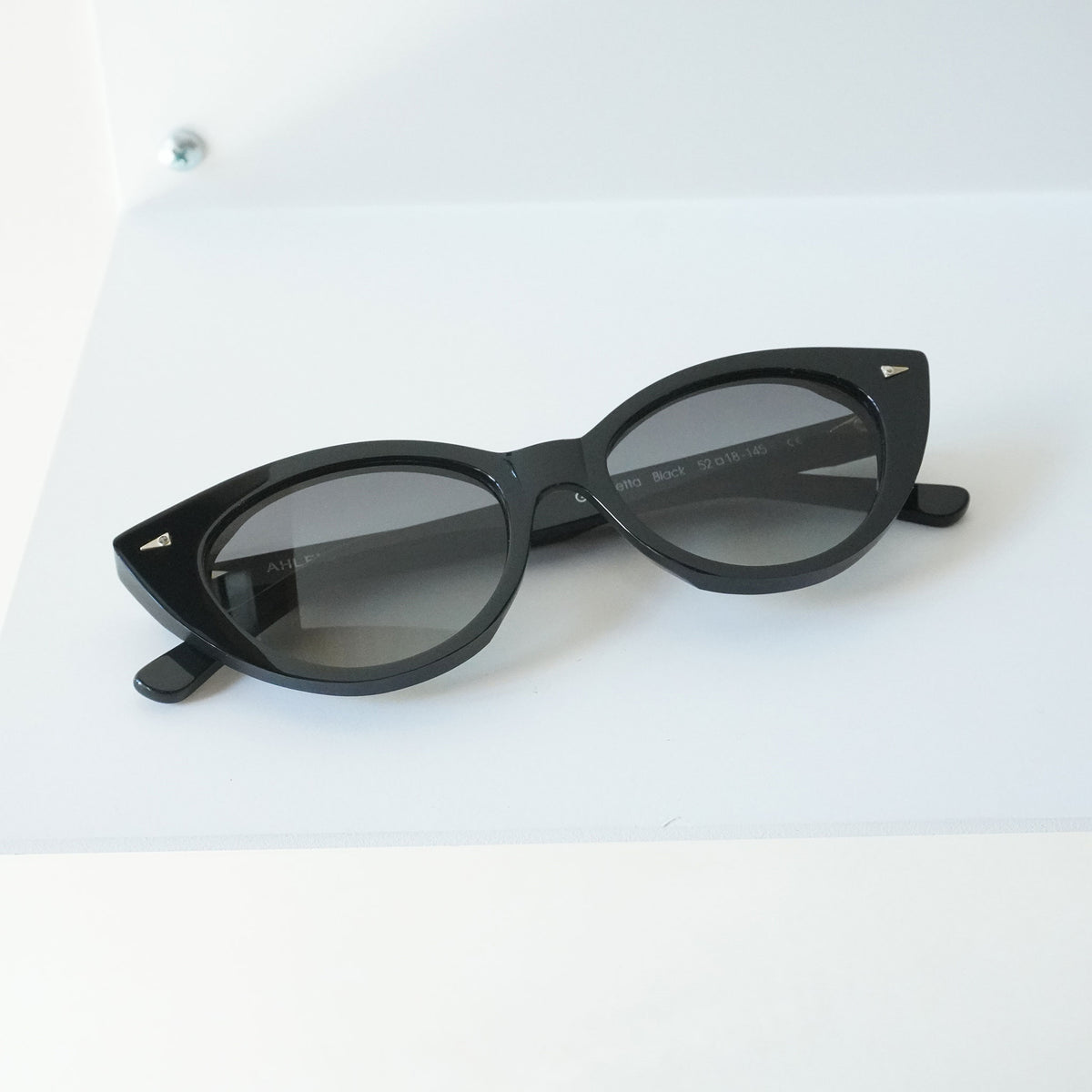 GAMBETTA (BLACK)