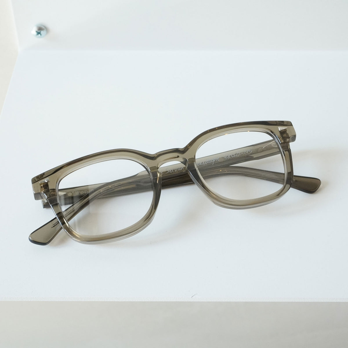 塞尔旺街（烟熏淡色）