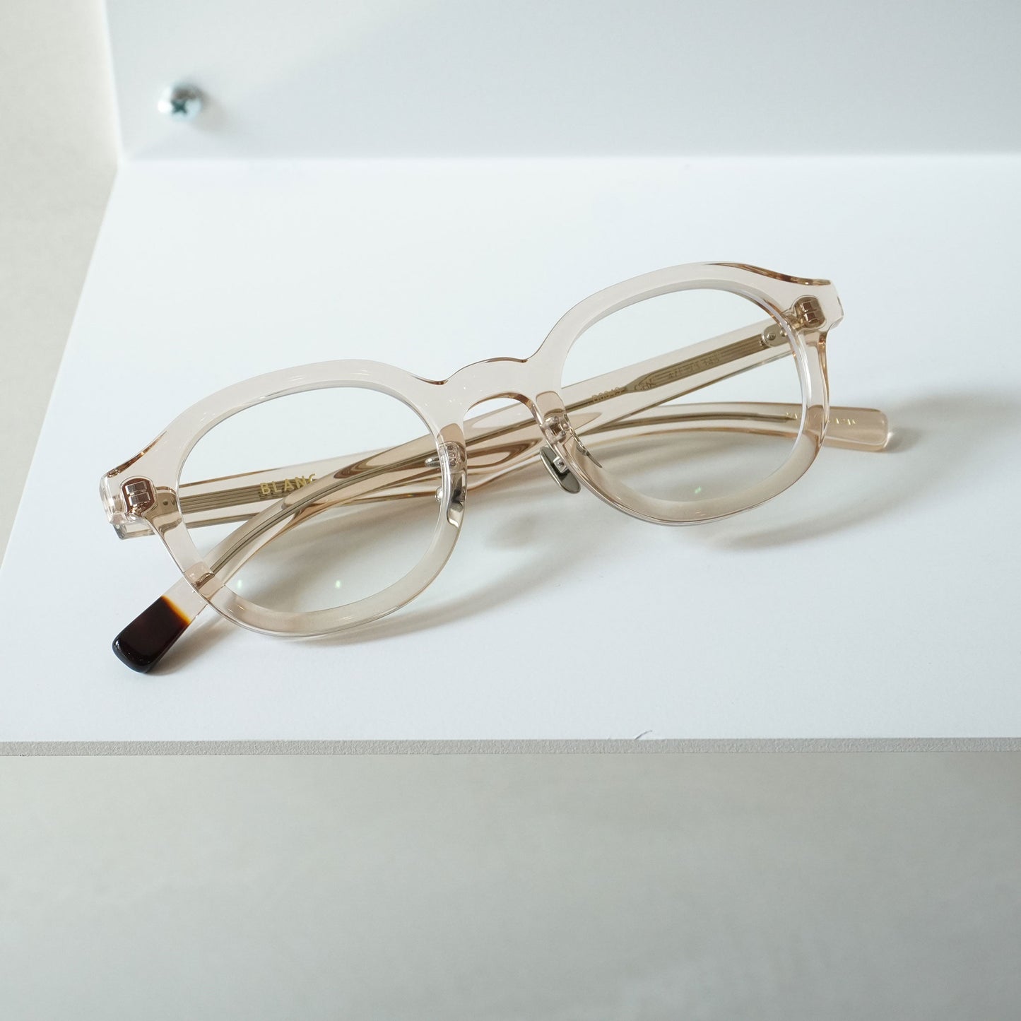 B0043 (CHAMPAGNE)