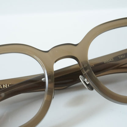 B0043 (TAUPE)