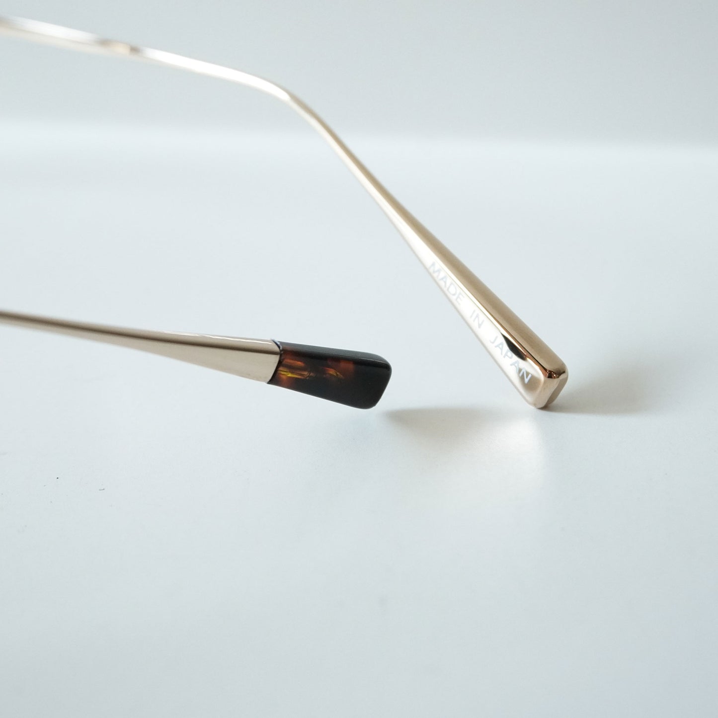 B0049 (GOLD)