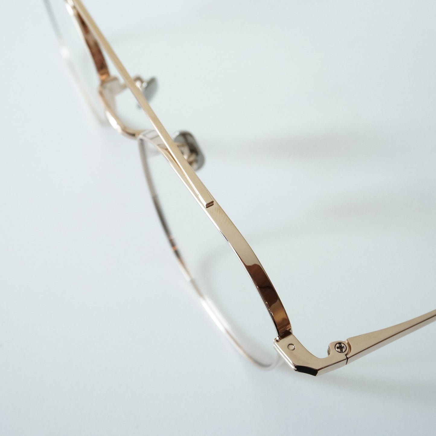 B0049 (GOLD)