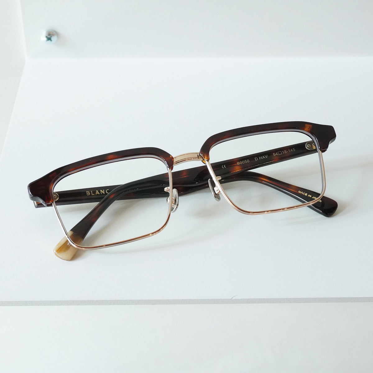 B0050 (DARK HAVANA)