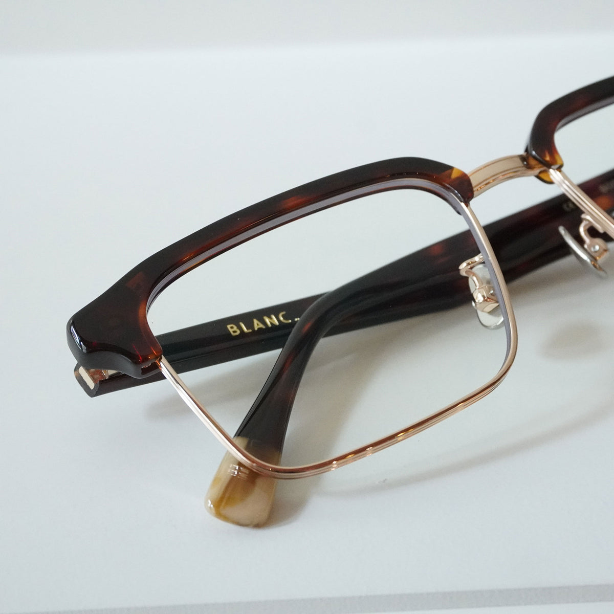 B0050 (DARK HAVANA)