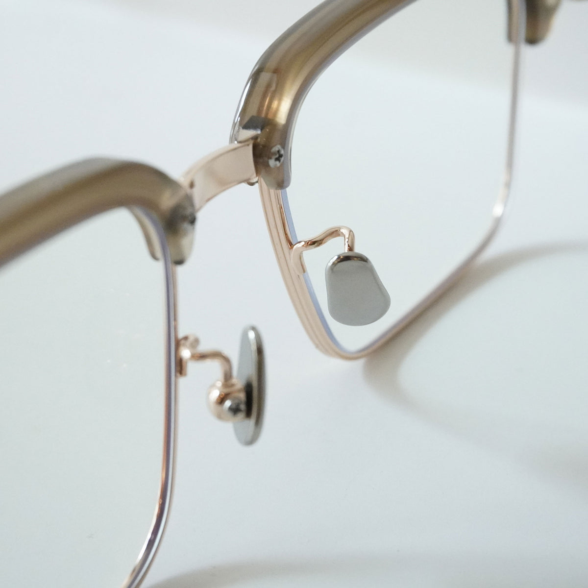 B0050 (TAUPE)