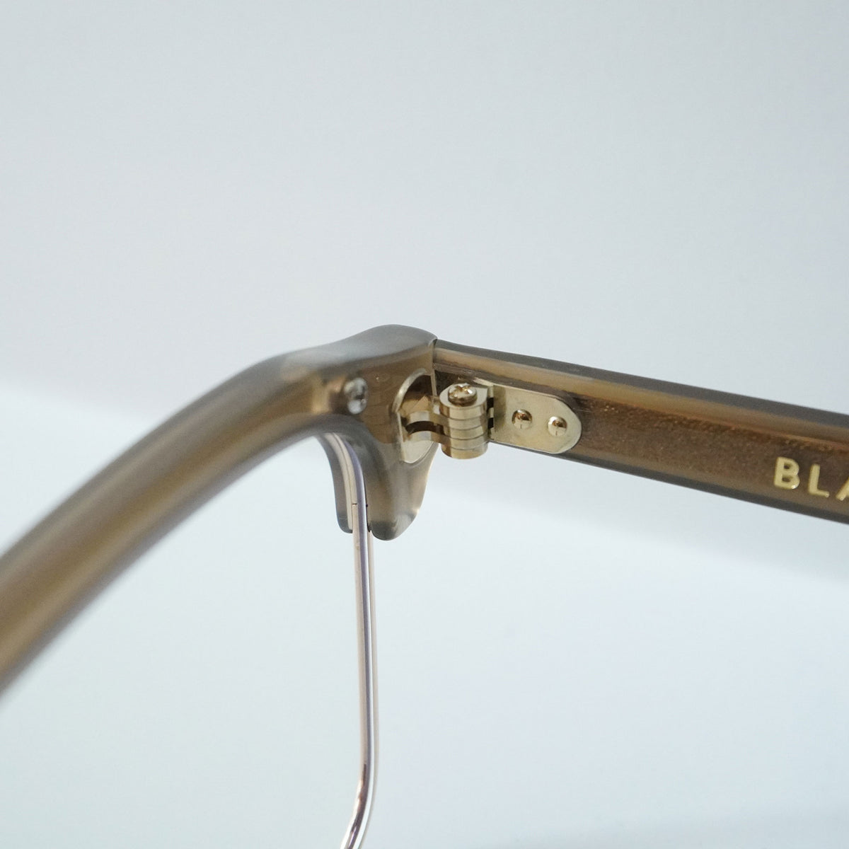 B0050 (TAUPE)