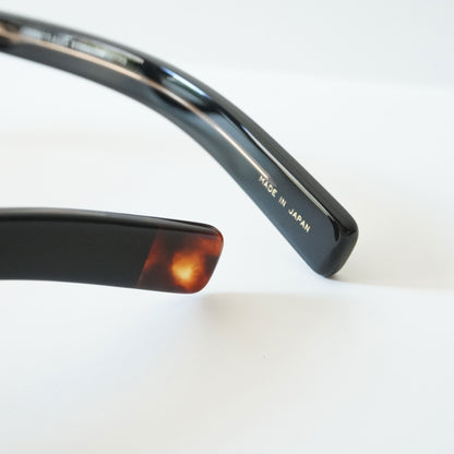 BE008 (BLACK)