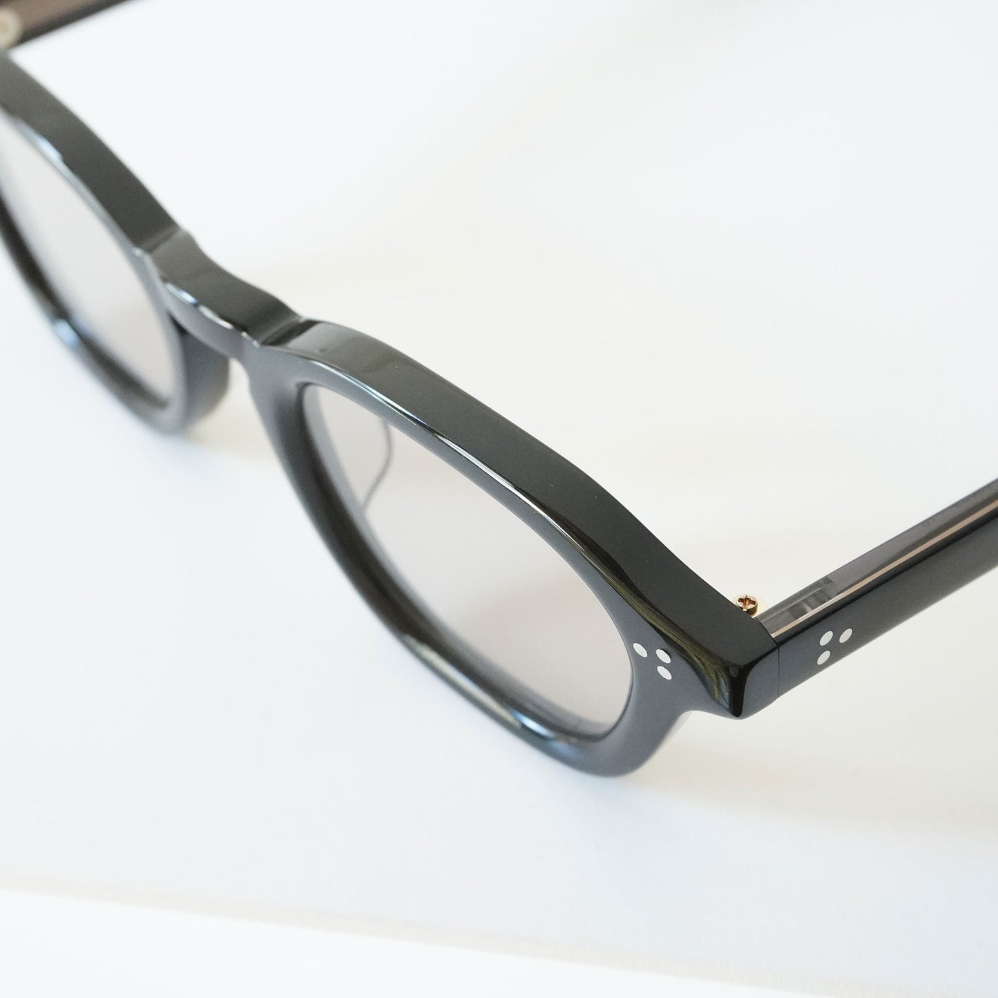 BE008 (BLACK)