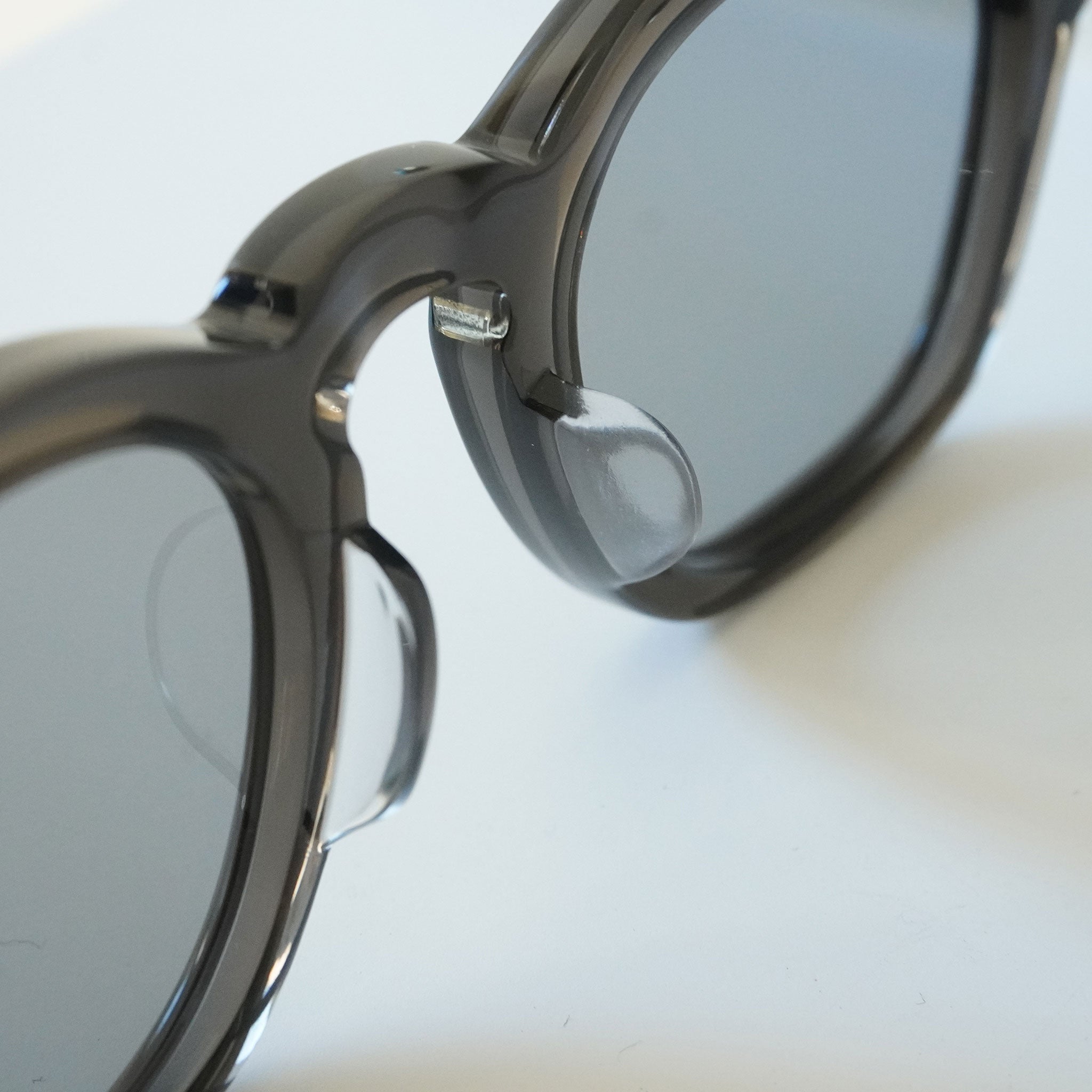 BLANC.. ブラン / BE008 / CLEAR DARK GREY / サングラス – KRANC OPTICAL