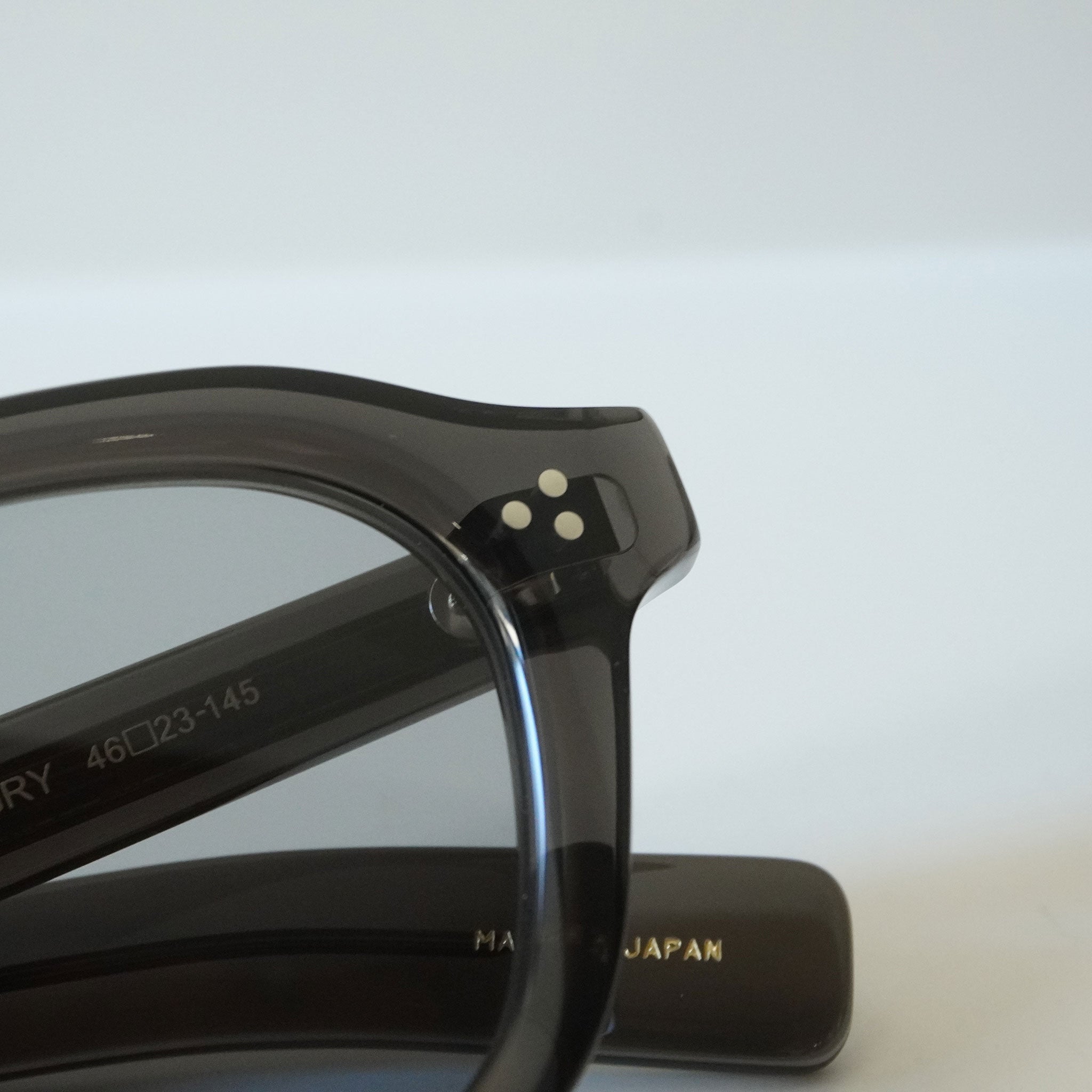 BLANC.. be008 CLR D GRY 度入りカラーレンズ入り BLANC.. ブラン / BE008 / CLEAR DARK GREY / サングラス – KRANC OPTICAL