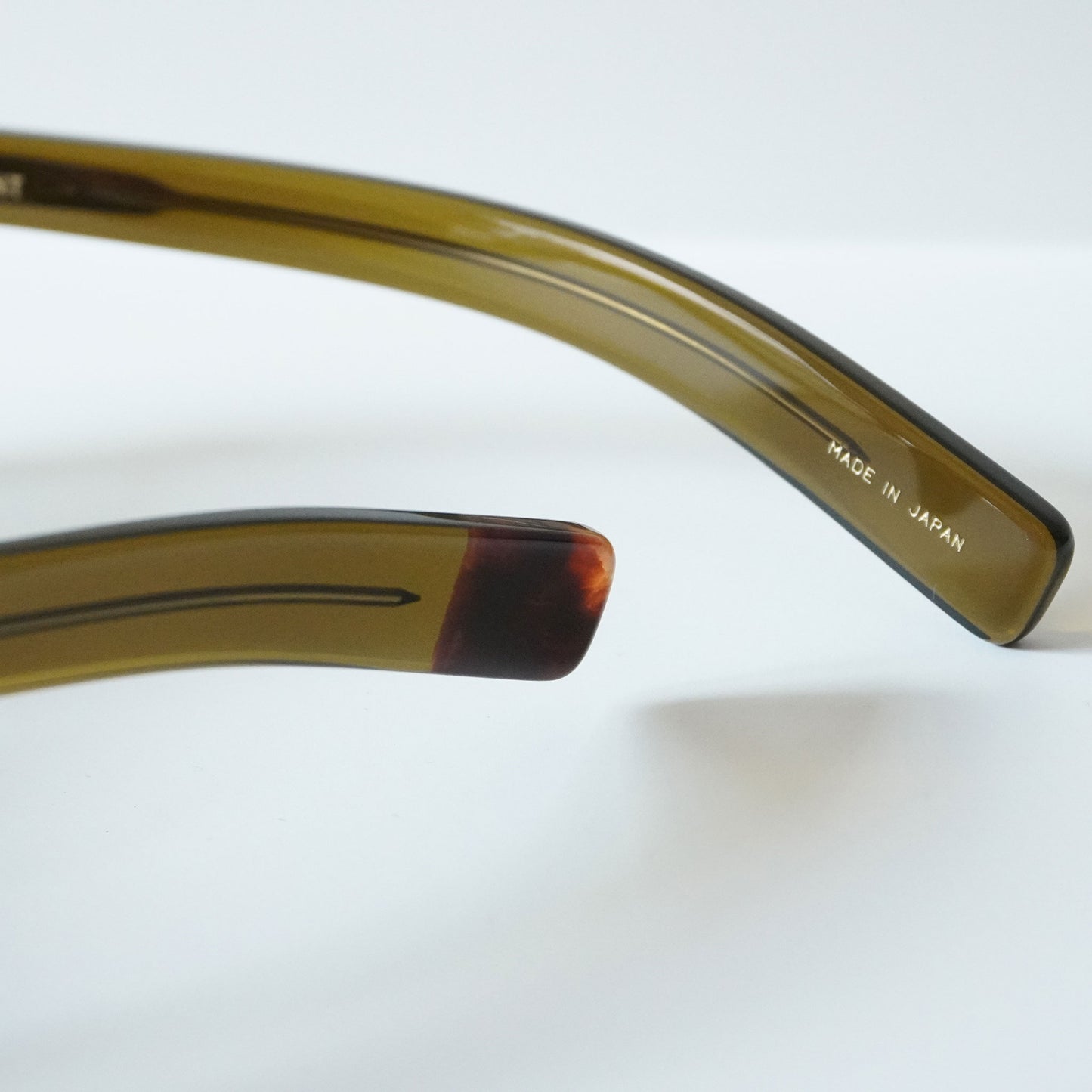 BE008 (VINTAGE OLIVE)