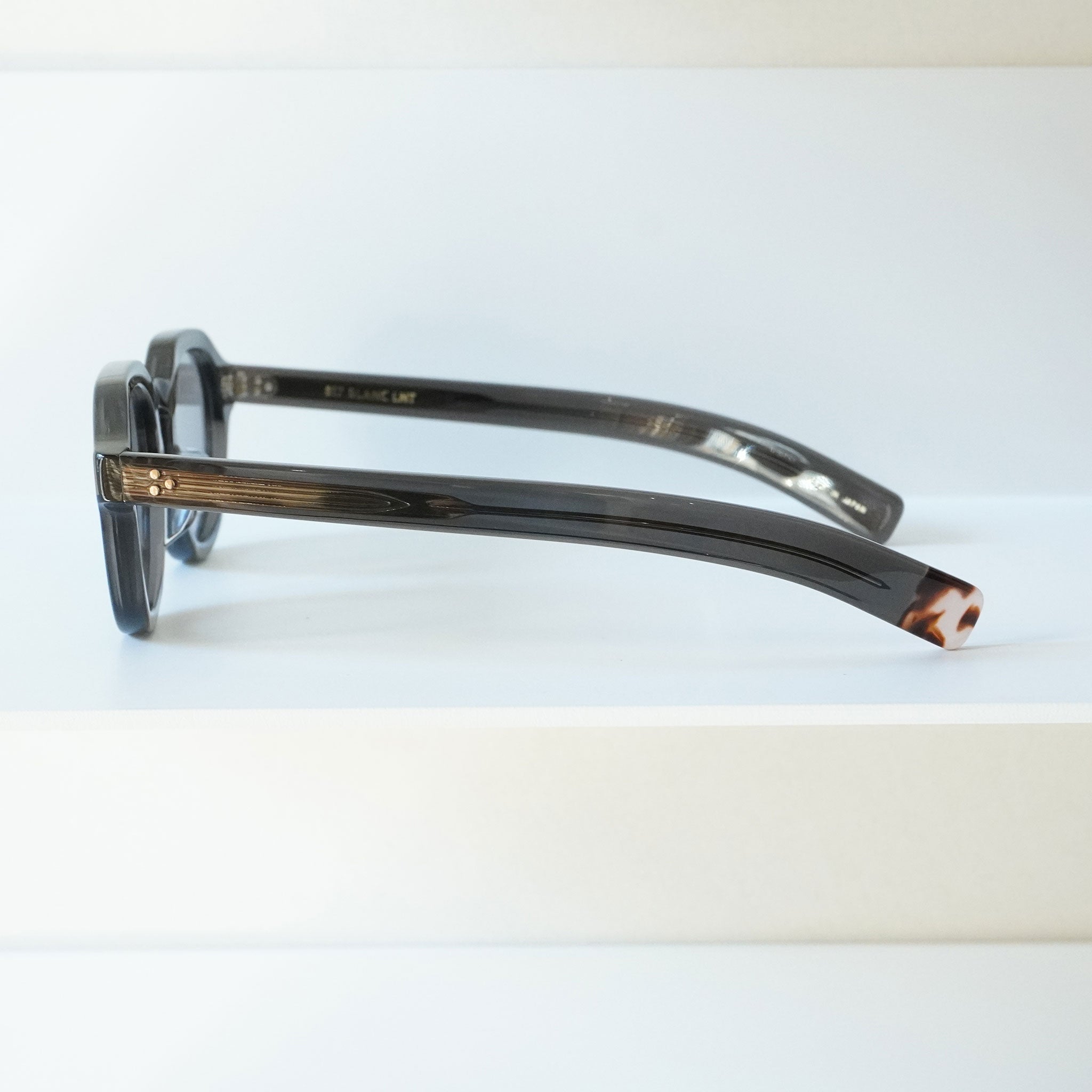 BLANC.. ブラン / BE009 / CLEAR DARK GREY / サングラス – KRANC OPTICAL