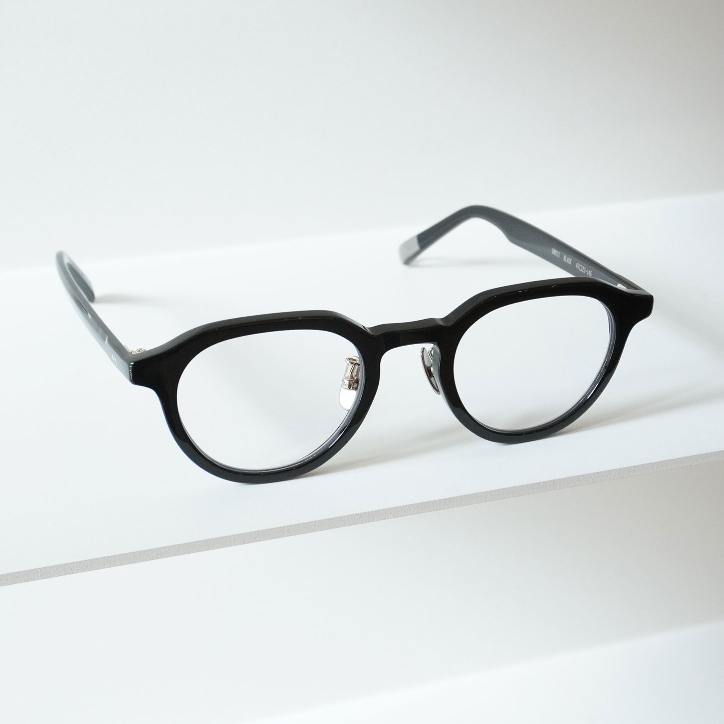 BM013 (BLACK)