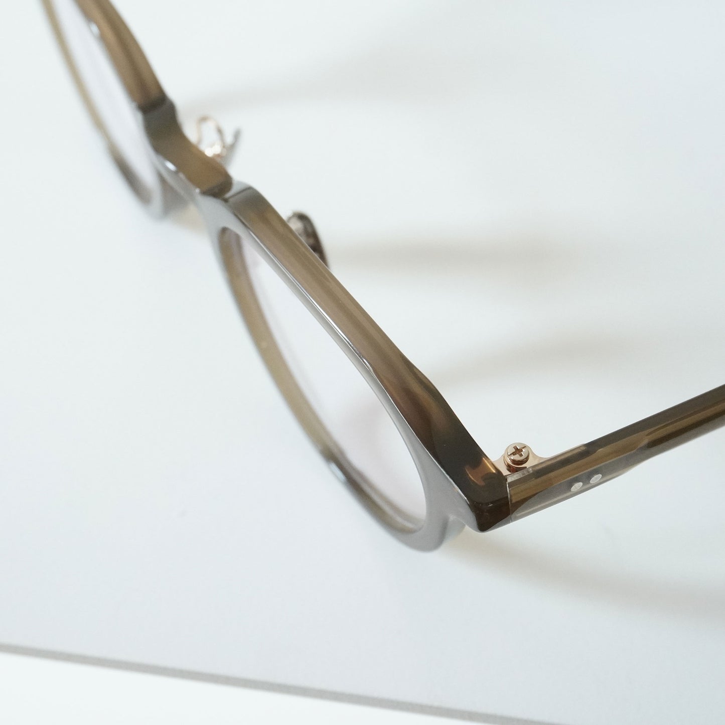 BM013 (TAUPE)
