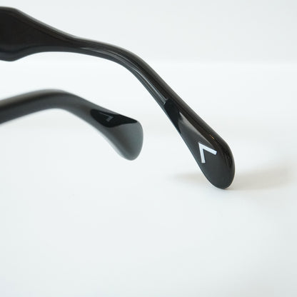 HAWKK EYE (C0 - BLACK)