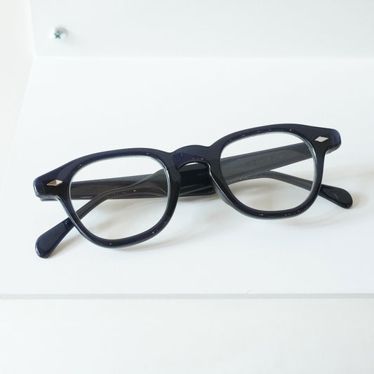 LOCKED HANDS (C11 - BLACK IN BLUE)