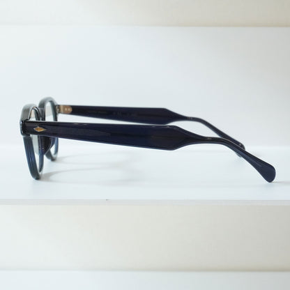 LOCKED HANDS (C11 - BLACK IN BLUE)