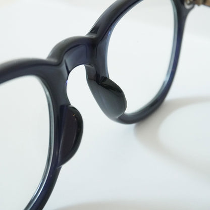 LOCKED HANDS (C11 - BLACK IN BLUE)