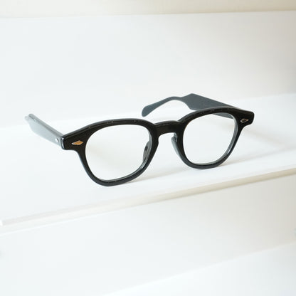 LOCKED HANDS (C1 - RECORD BLACK)
