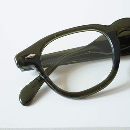 LOCKED HANDS (C3 - OLIVE)