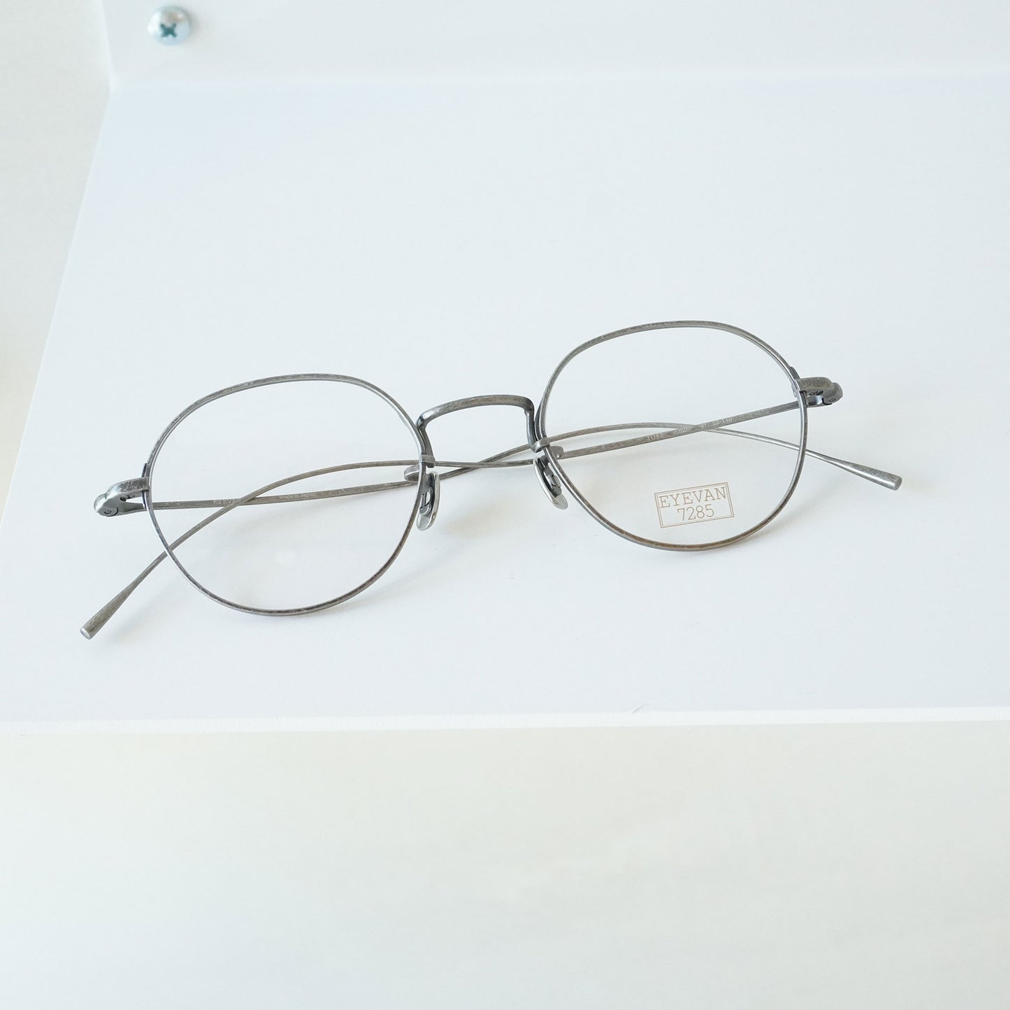 1011 (825 - VINTAGE GRAY MAT)