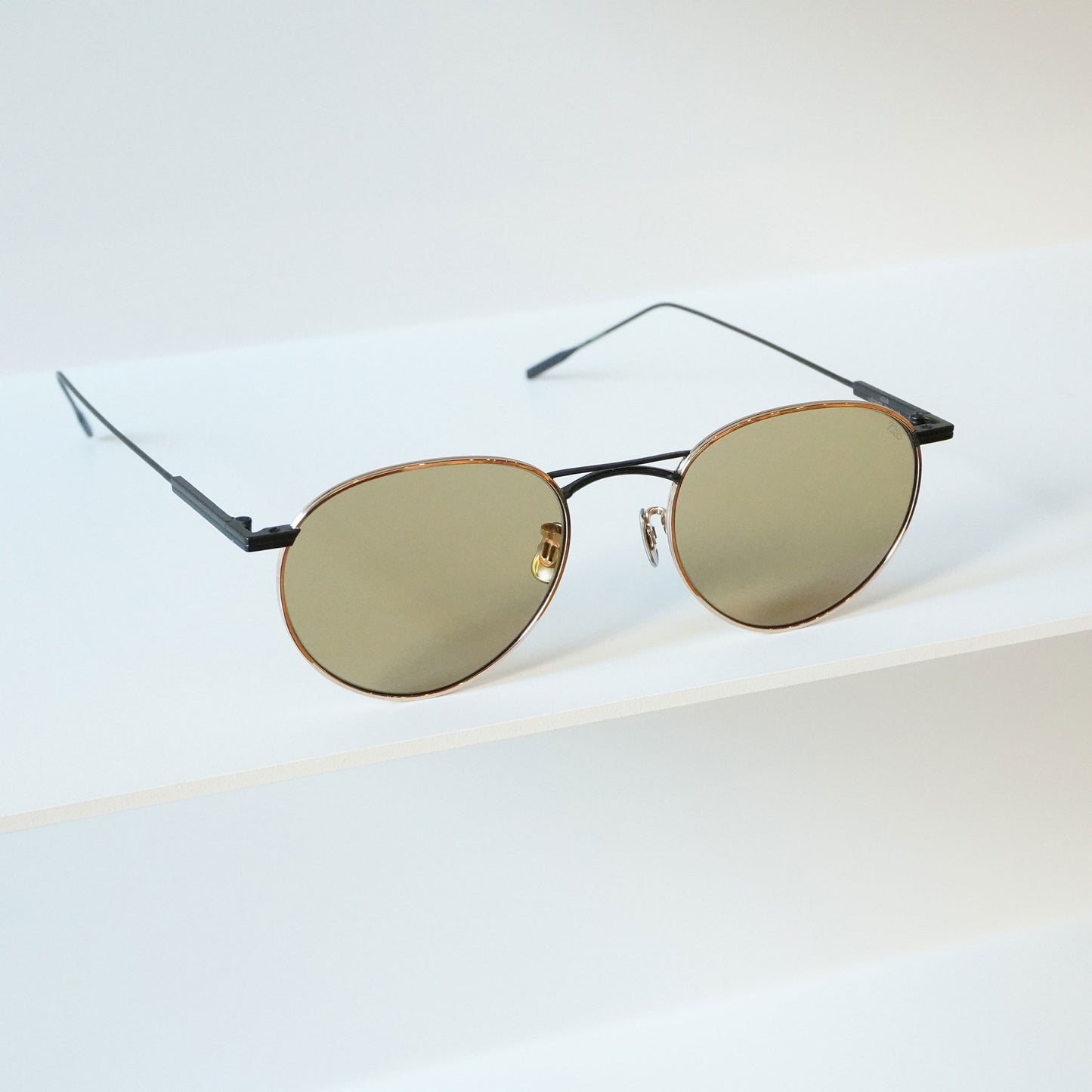 1015 (902805 - WHITE GOLD/MAT BLACK)