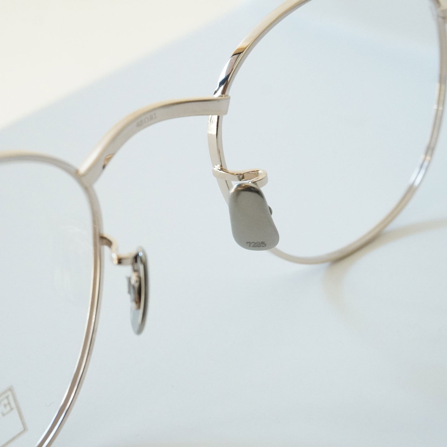 1025 (902 - WHITE GOLD)