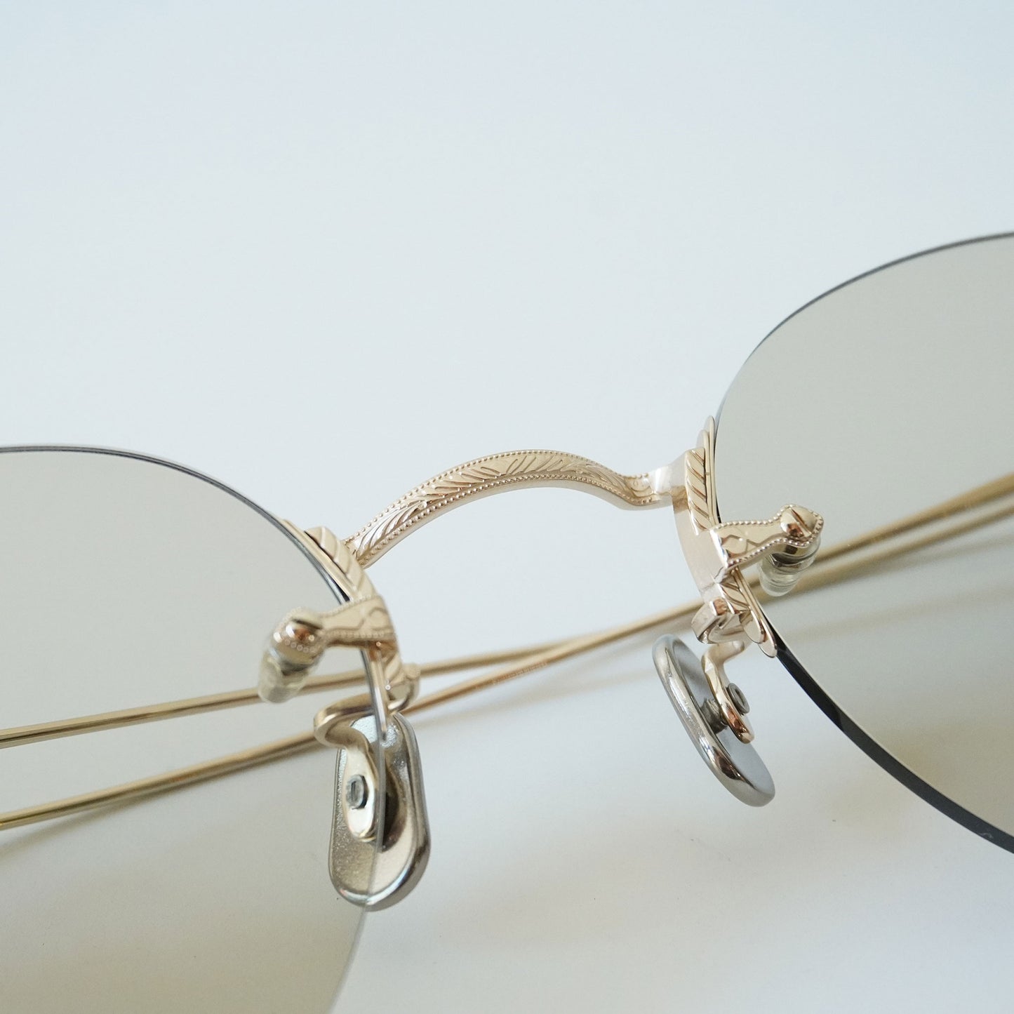140 48 (902 - WHITE GOLD)