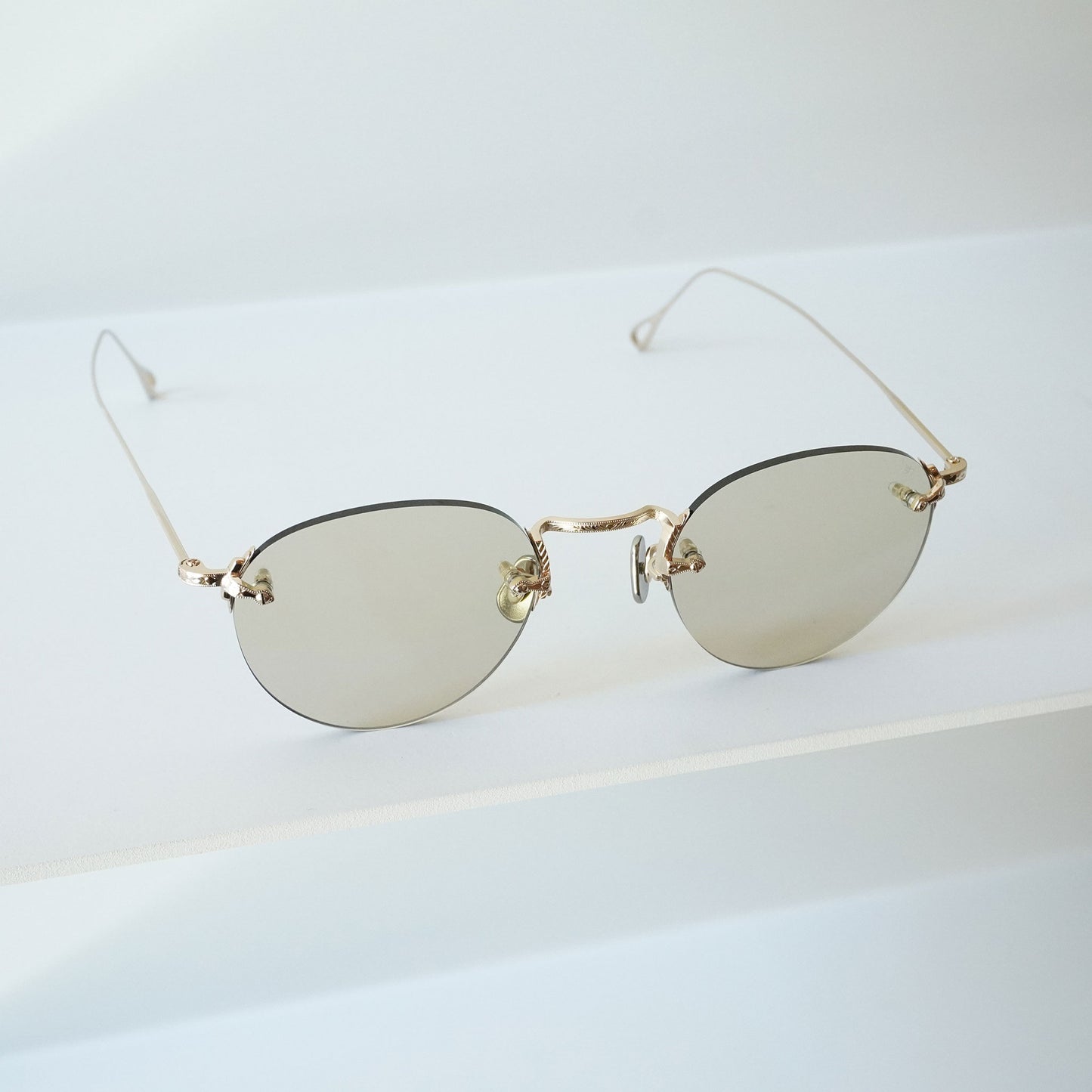 140 48 (902 - WHITE GOLD)