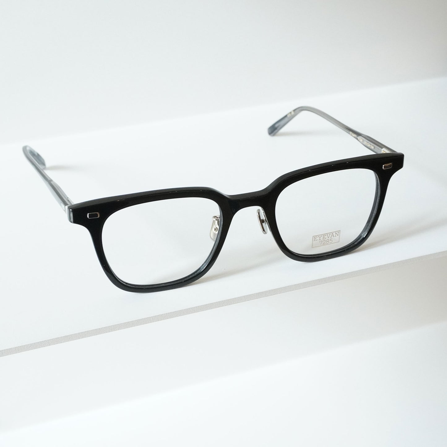 319 51 (100 - BLACK)