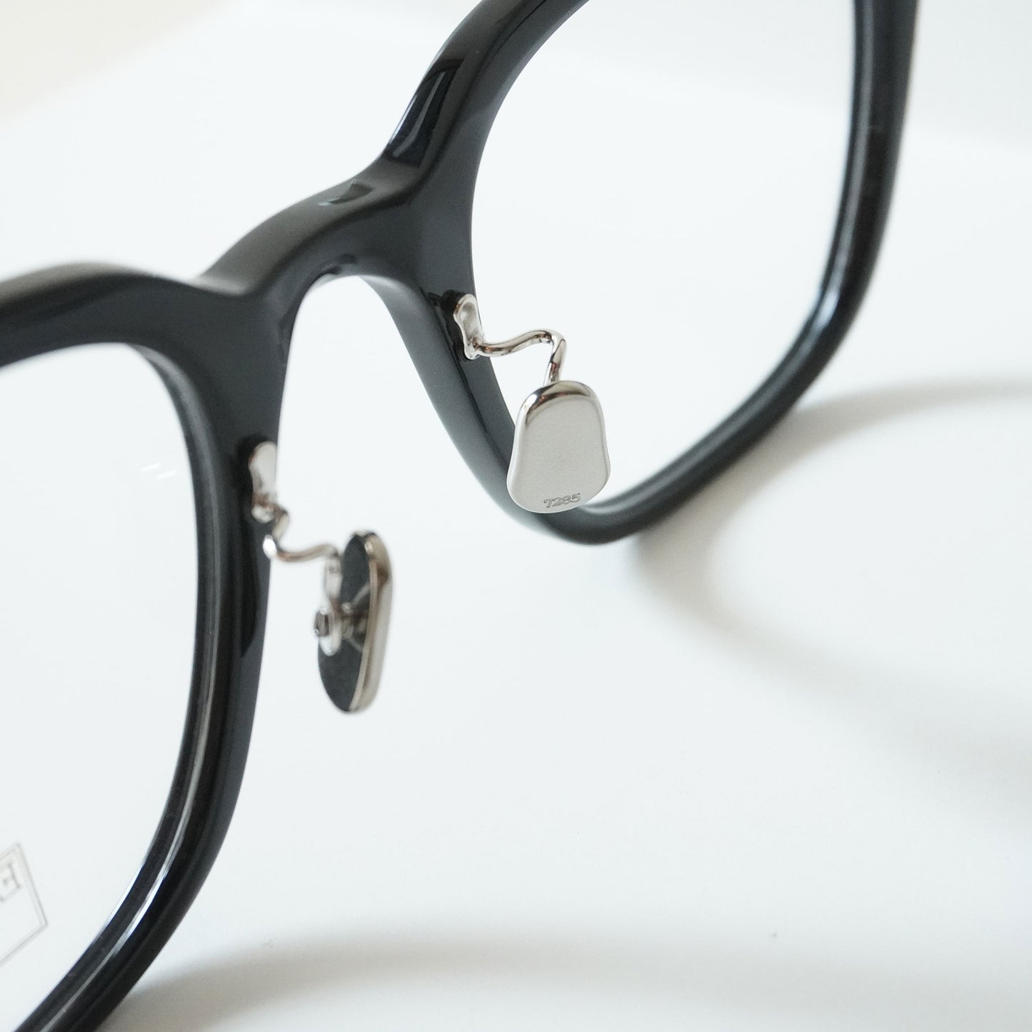 319 51 (100 - BLACK)