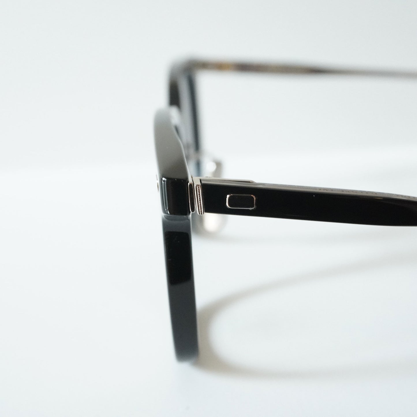319 51 (100 - BLACK)