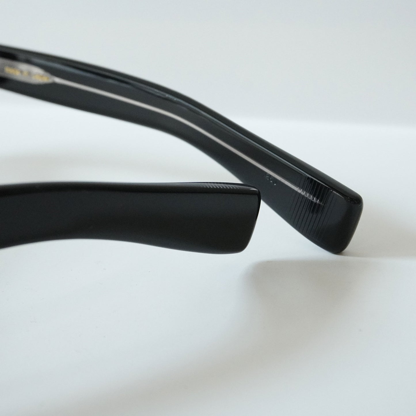 338 47 (100 - BLACK)